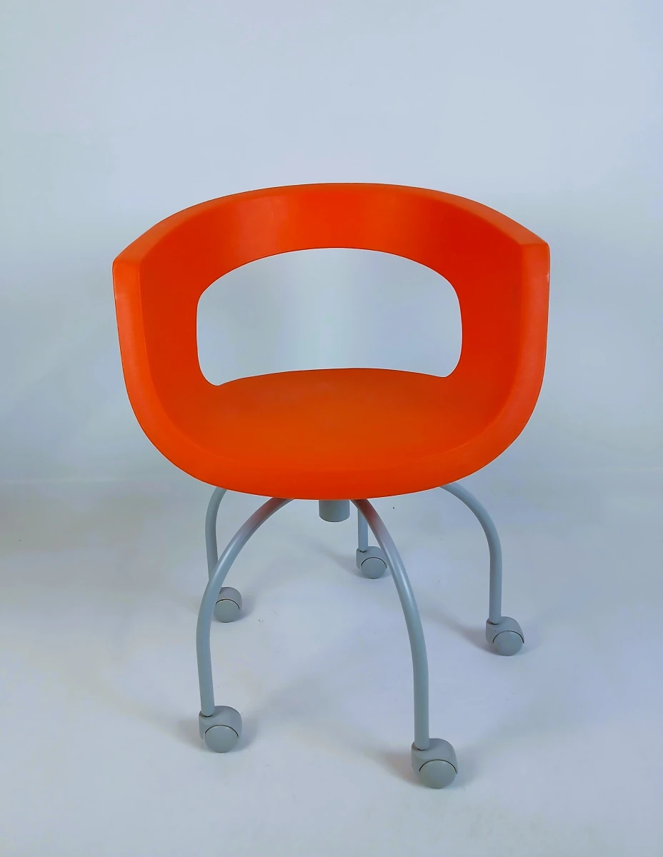 Oranje Italiaanse design bureaustoel op wieltjes, Bisou-Azzolinituper - foto 3