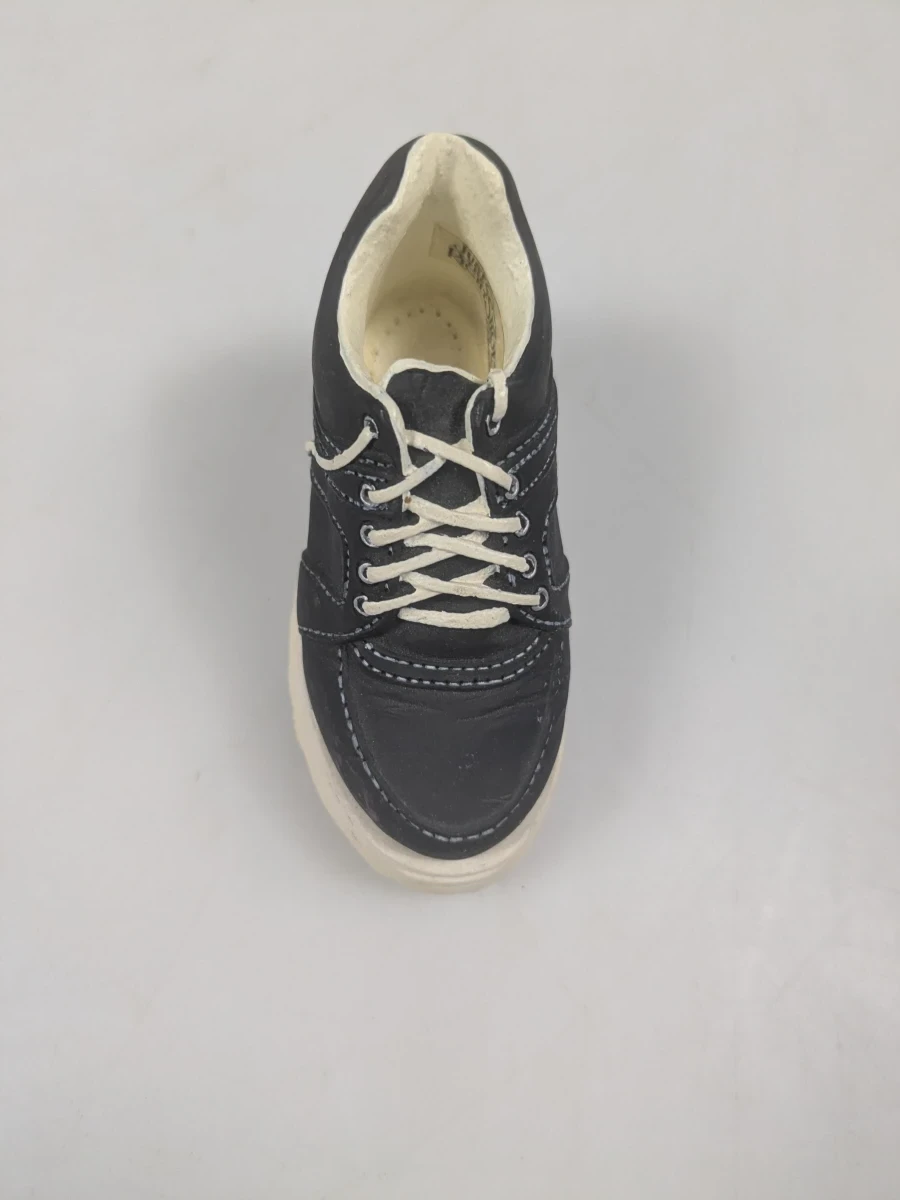 Lot van 9 miniatuurschoentjes 'Just the Right Shoe'