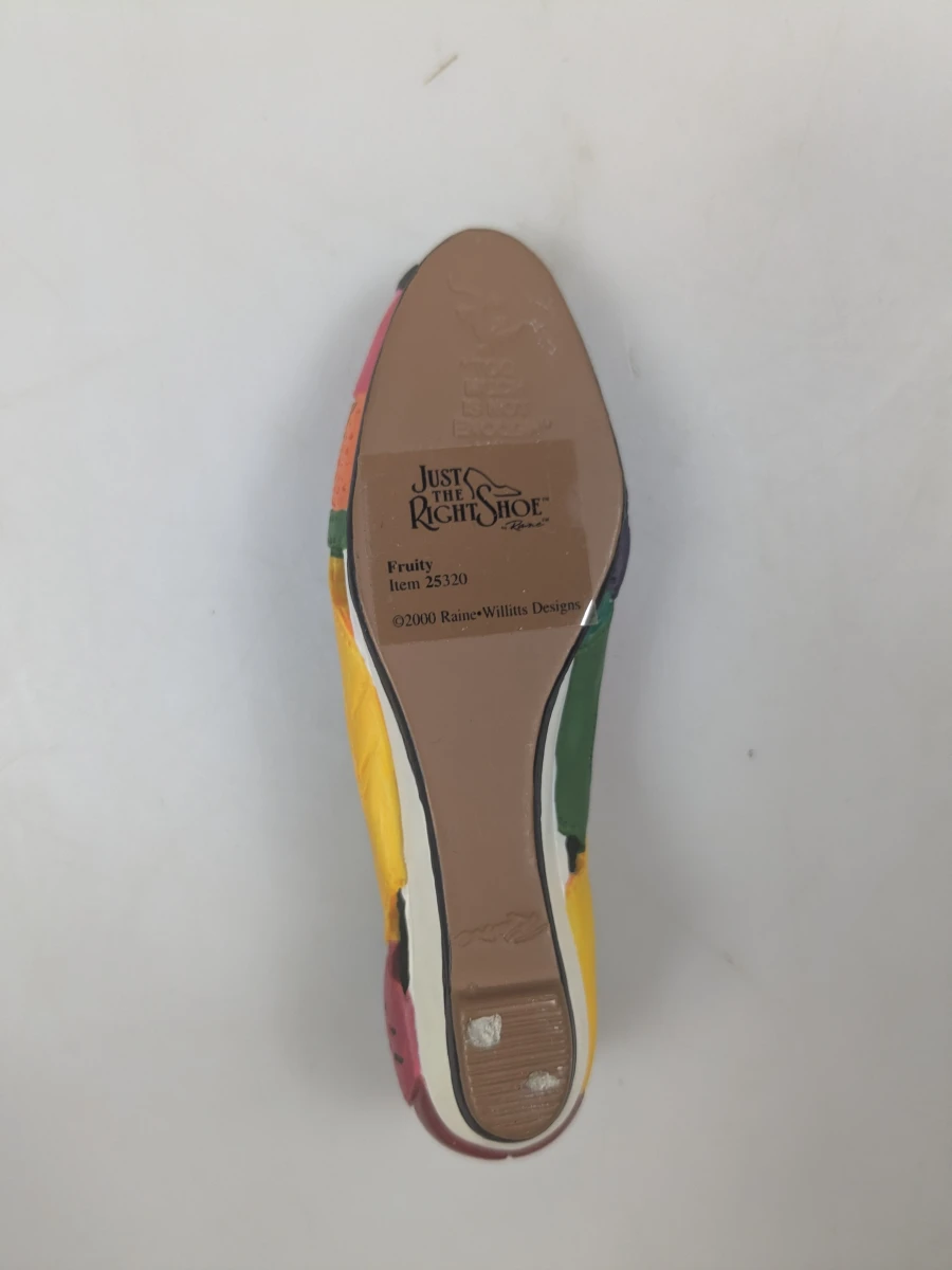 Lot van 9 miniatuurschoentjes 'Just the Right Shoe'