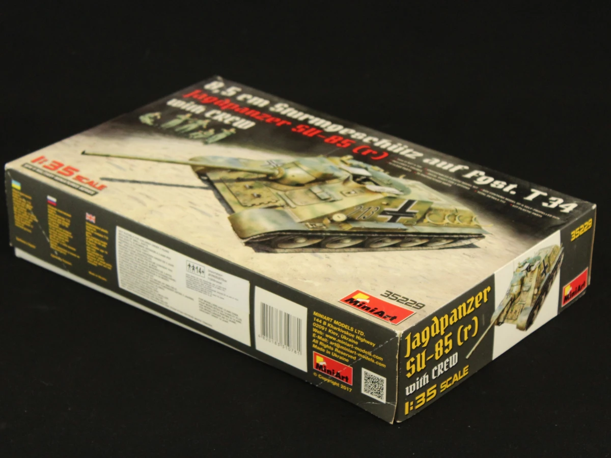 Modelbouwset Jagdpanzer SU-85 met bemanning 1:35