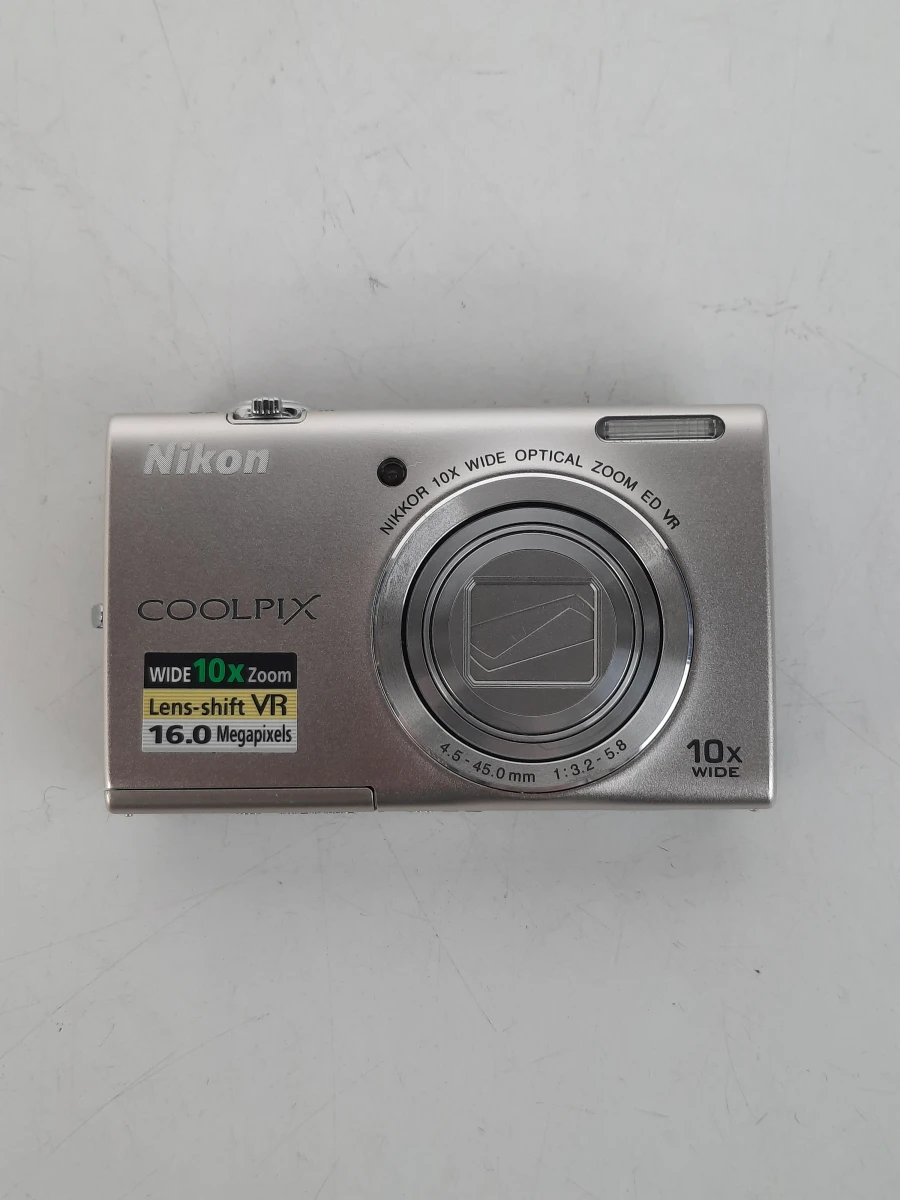 Nikon Coolpix S6200 Compact Camera – Zilveren Set met Kabel & Tas