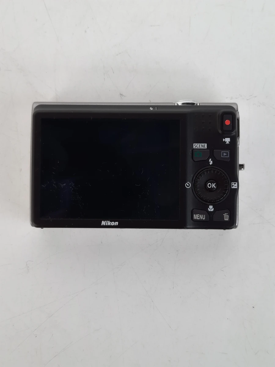 Nikon Coolpix S6200 Compact Camera – Zilveren Set met Kabel & Tas