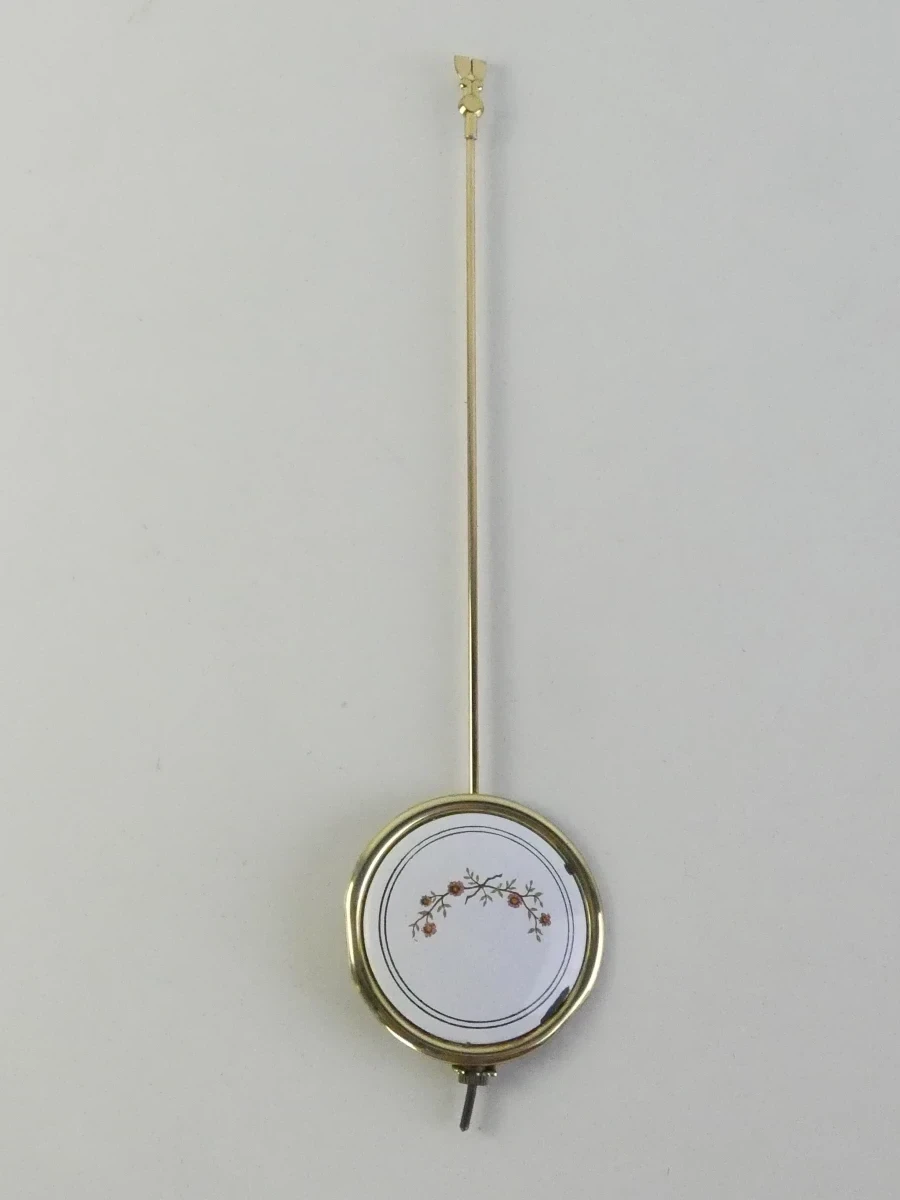 Antieke wandklok met gewichten en slinger