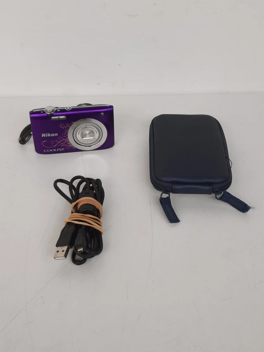 Nikon Coolpix S2600 Compact Camera – Paarse Set met Tas & Kabel