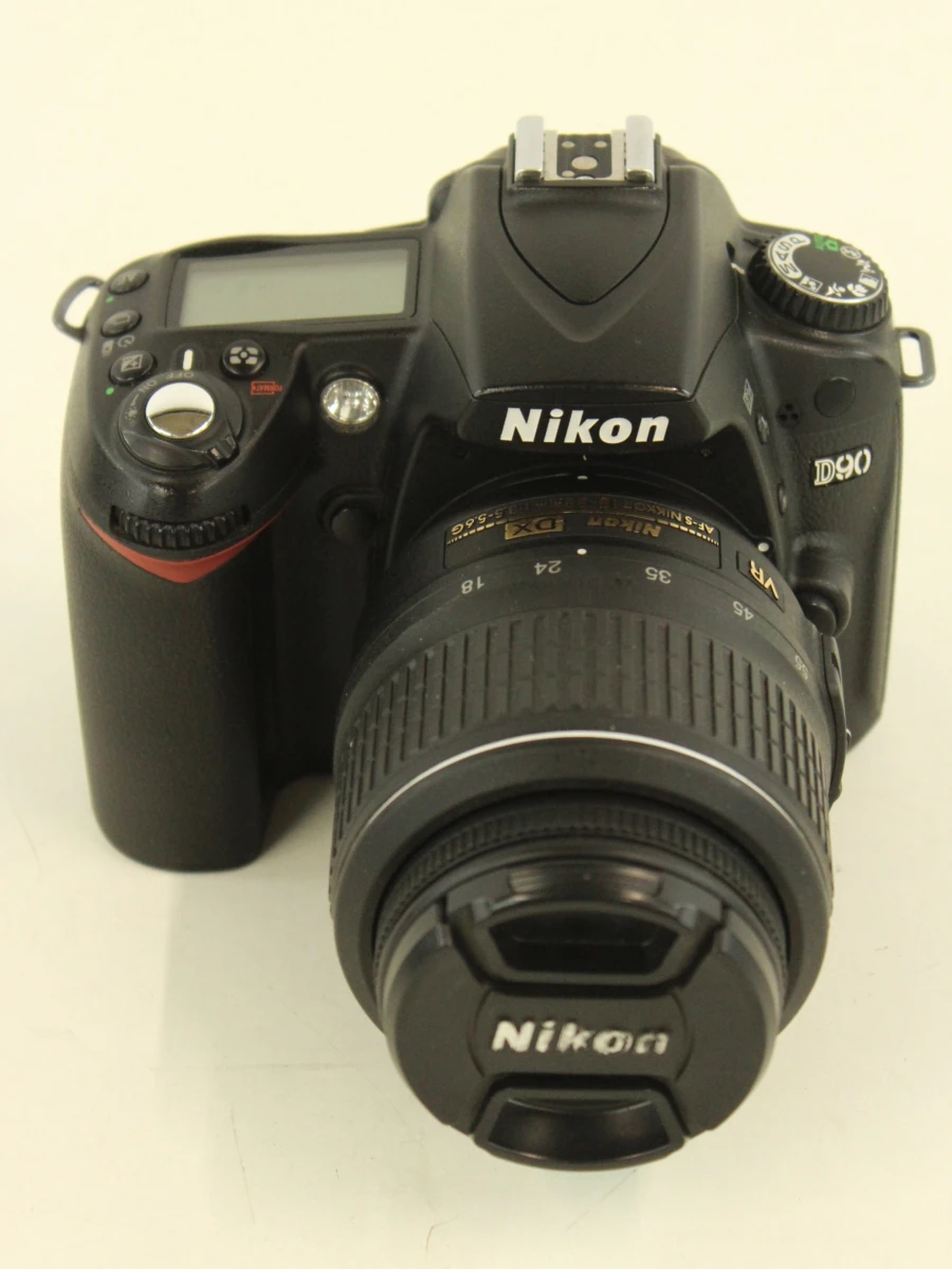 Nikon D90 spiegelreflexcamera met 18-55mm lens en accessoires - foto 5