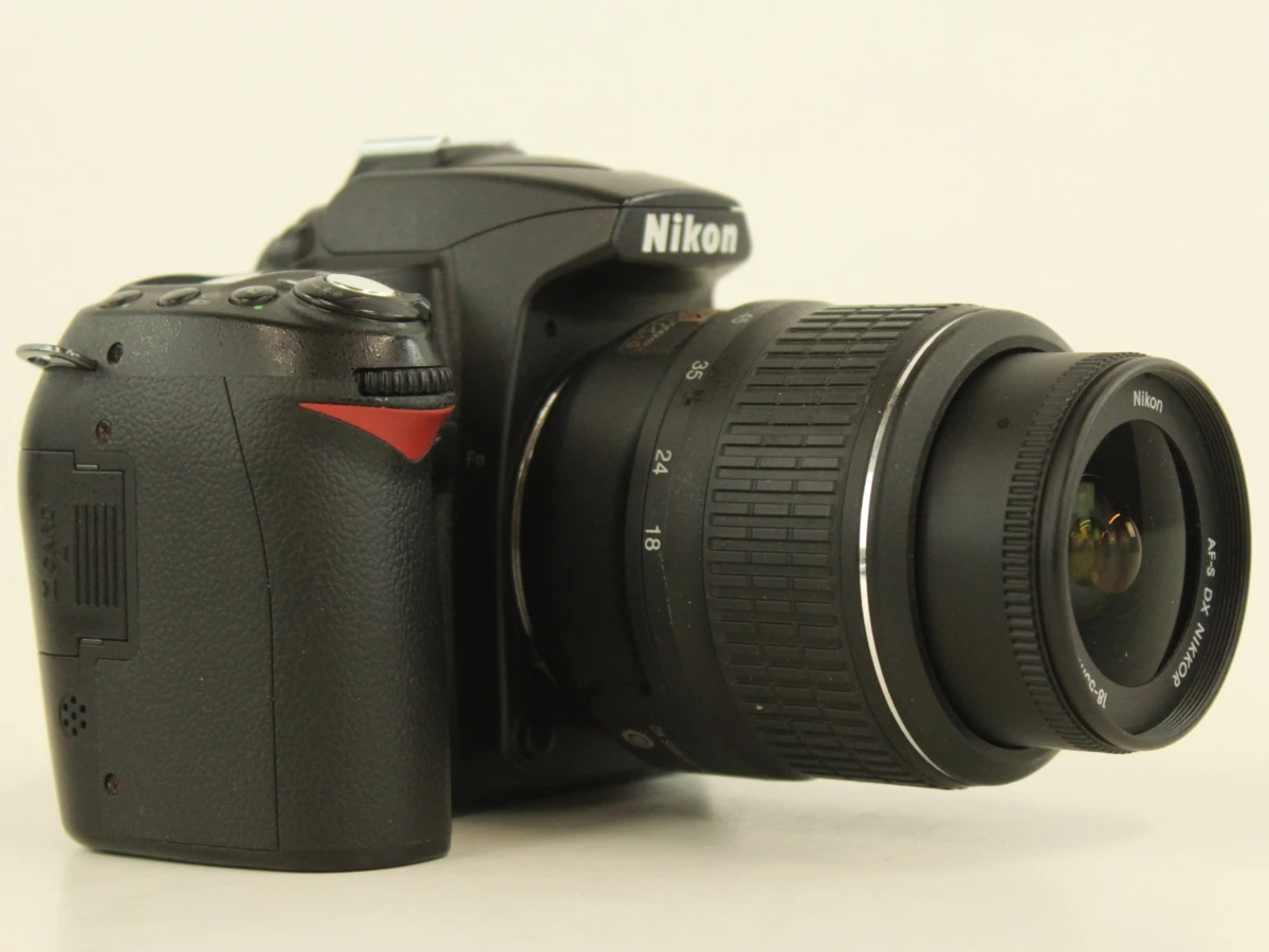 Nikon D90 spiegelreflexcamera met 18-55mm lens en accessoires - foto 7