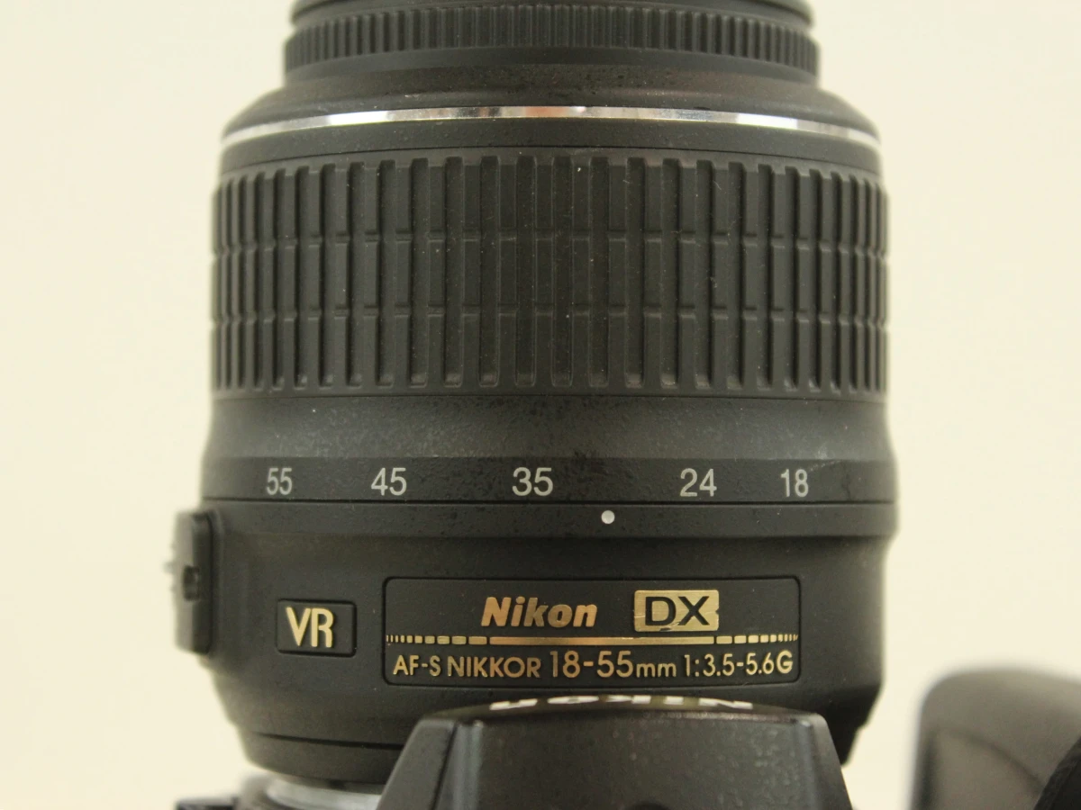 Nikon D90 spiegelreflexcamera met 18-55mm lens en accessoires - foto 9