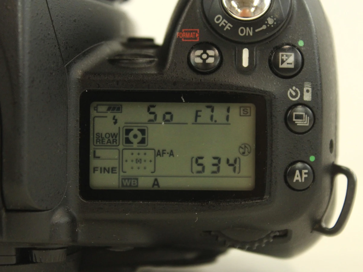 Nikon D90 spiegelreflexcamera met 18-55mm lens en accessoires - foto 12
