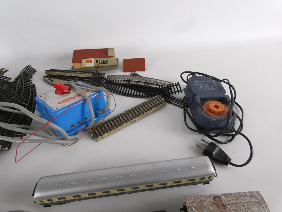 Set modeltreinen met rails en accessoires