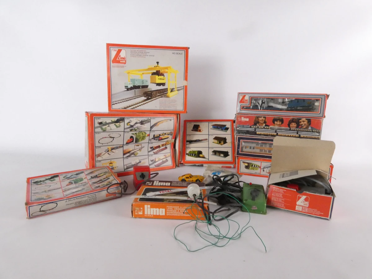 Set modeltreinen met rails en accessoires