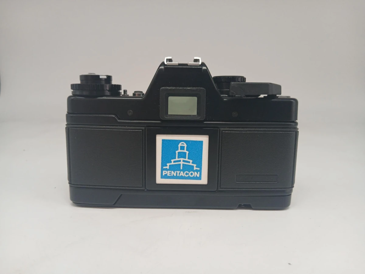 Praktica BC1 elektronische analoge camera met hoes