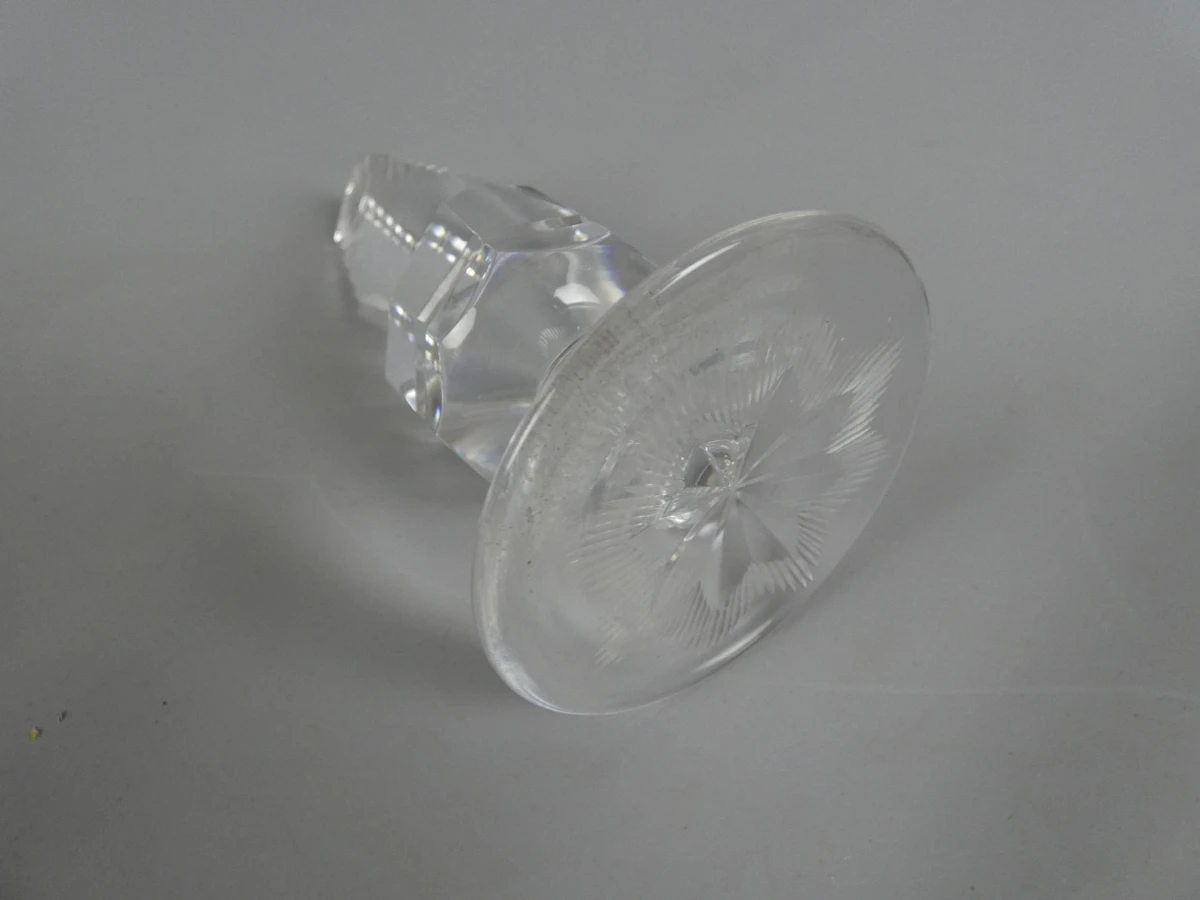 Kristallen Obelisk / Trylon Paperweight