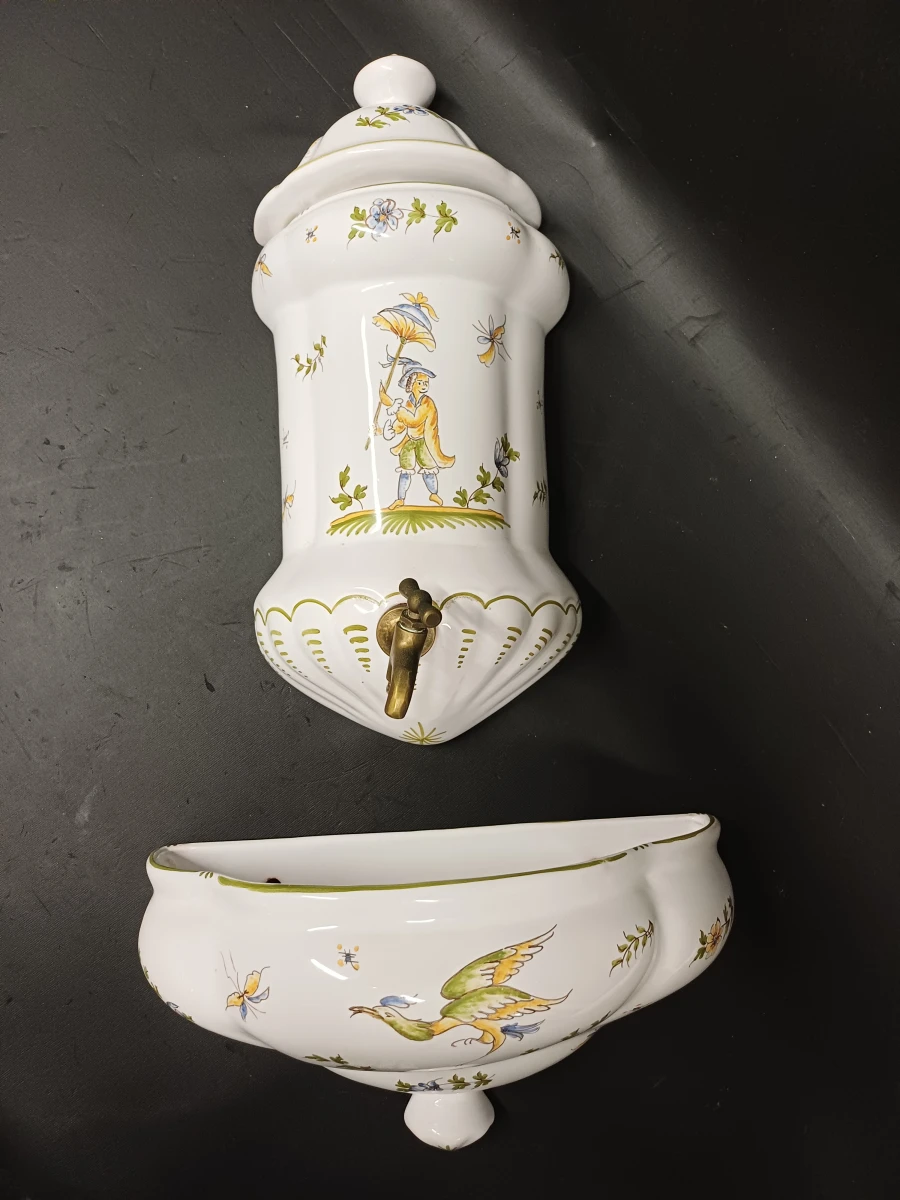 Driedelige keramische badkamer- of toiletset van Atelier de Niroules à Moustiers