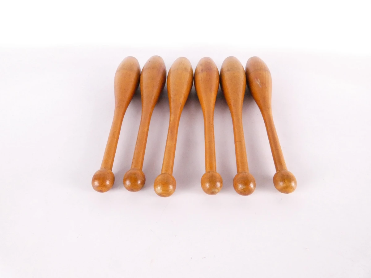 Set van 6 vintage houten Indian clubs / jongleerkegels
