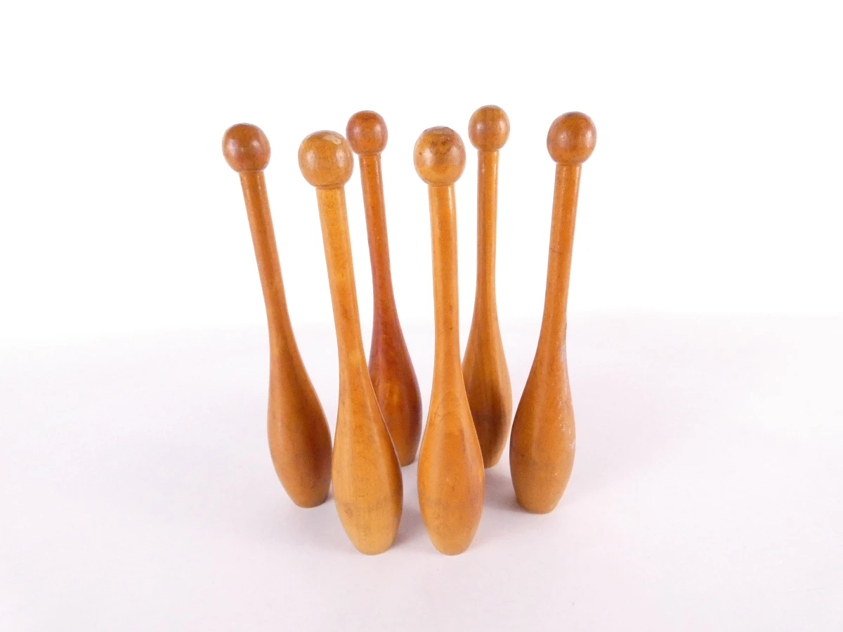 Set van 6 vintage houten Indian clubs / jongleerkegels