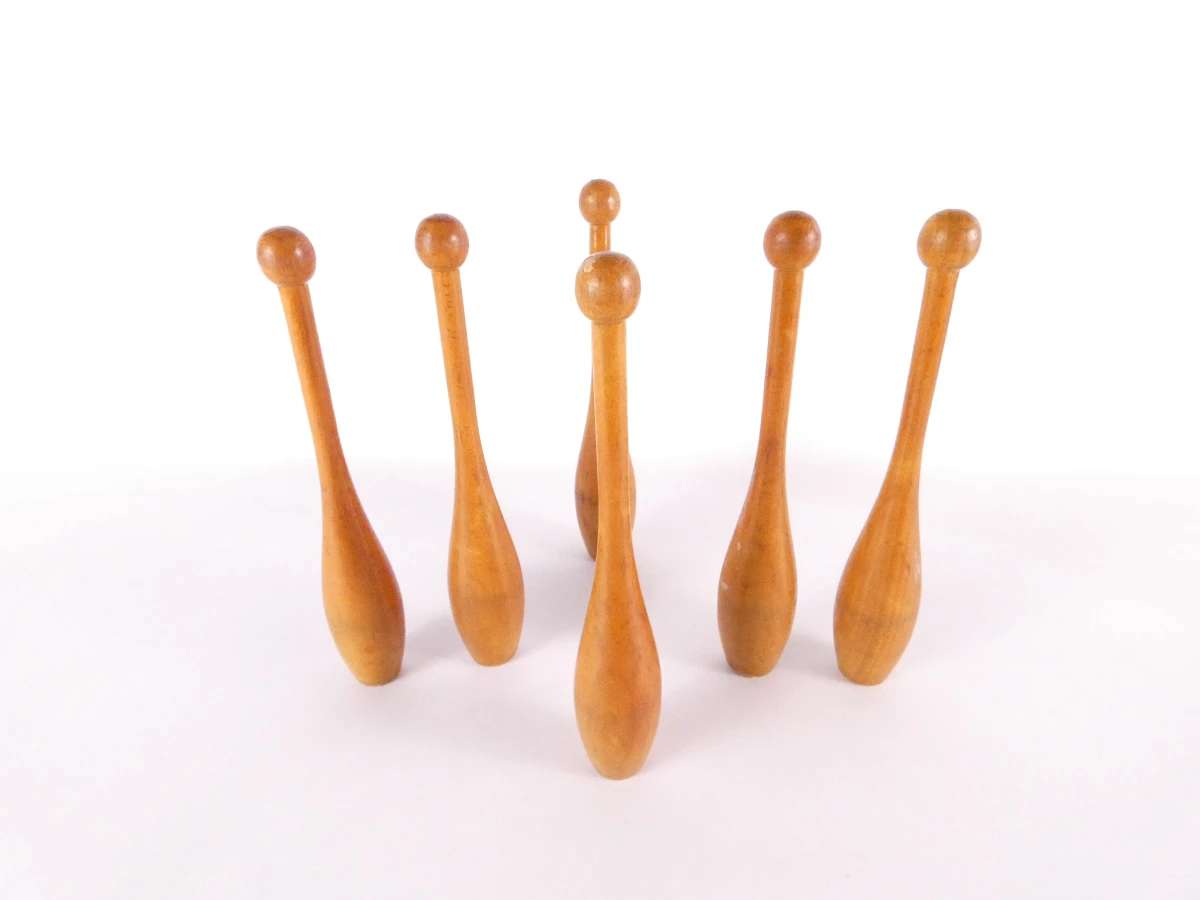 Set van 6 vintage houten Indian clubs / jongleerkegels