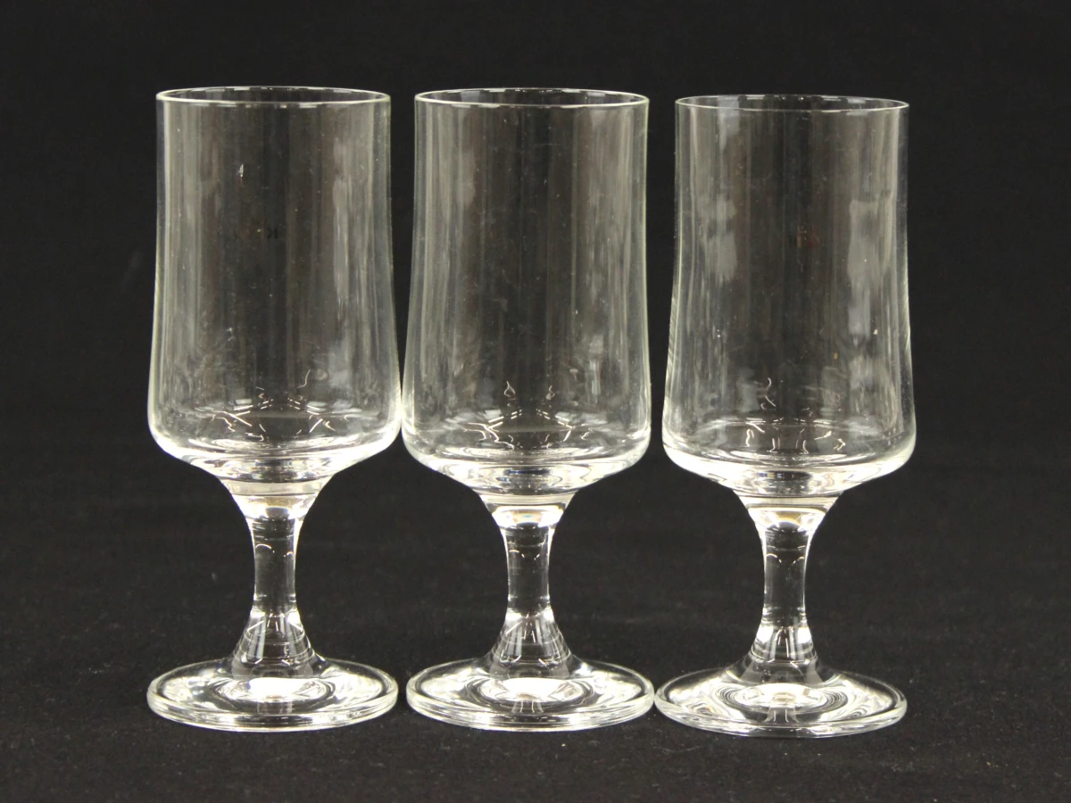 Set van 18 KLM glazen