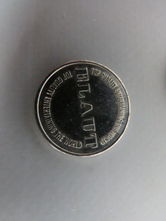 Set van metalen munten met opdruk 'ELAUT'