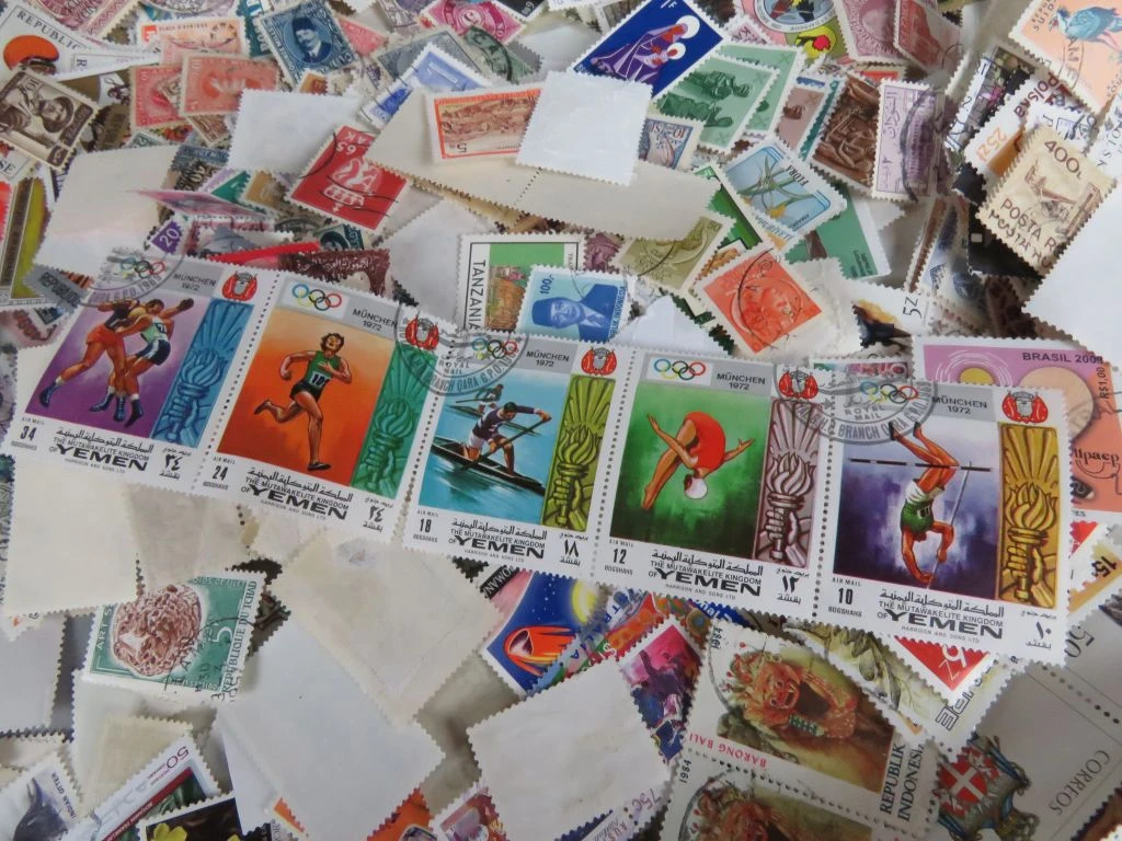 Grote verzameling postzegels in bewaardoos