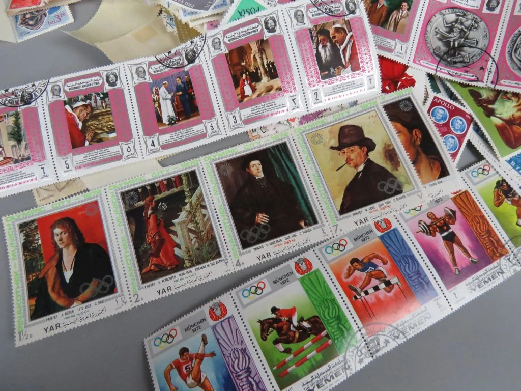Grote verzameling postzegels in bewaardoos
