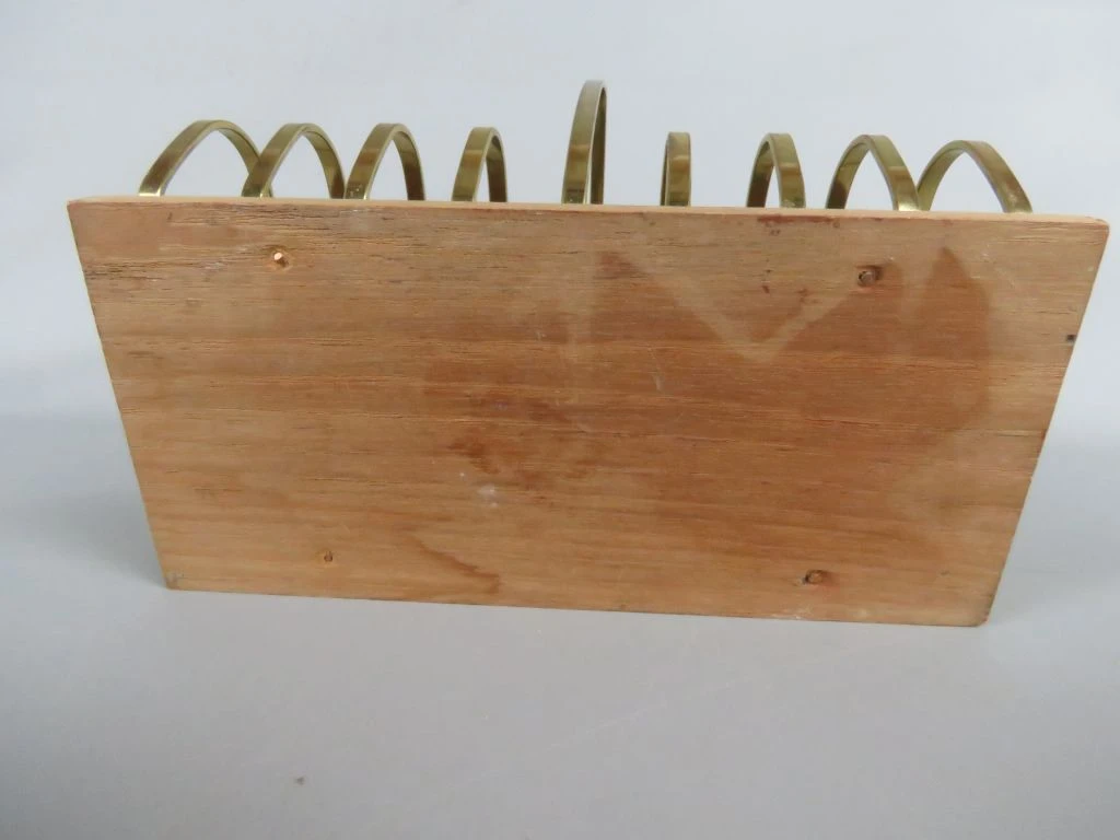Vintage broodhouder van hout en messing