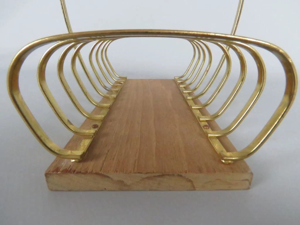 Vintage broodhouder van hout en messing