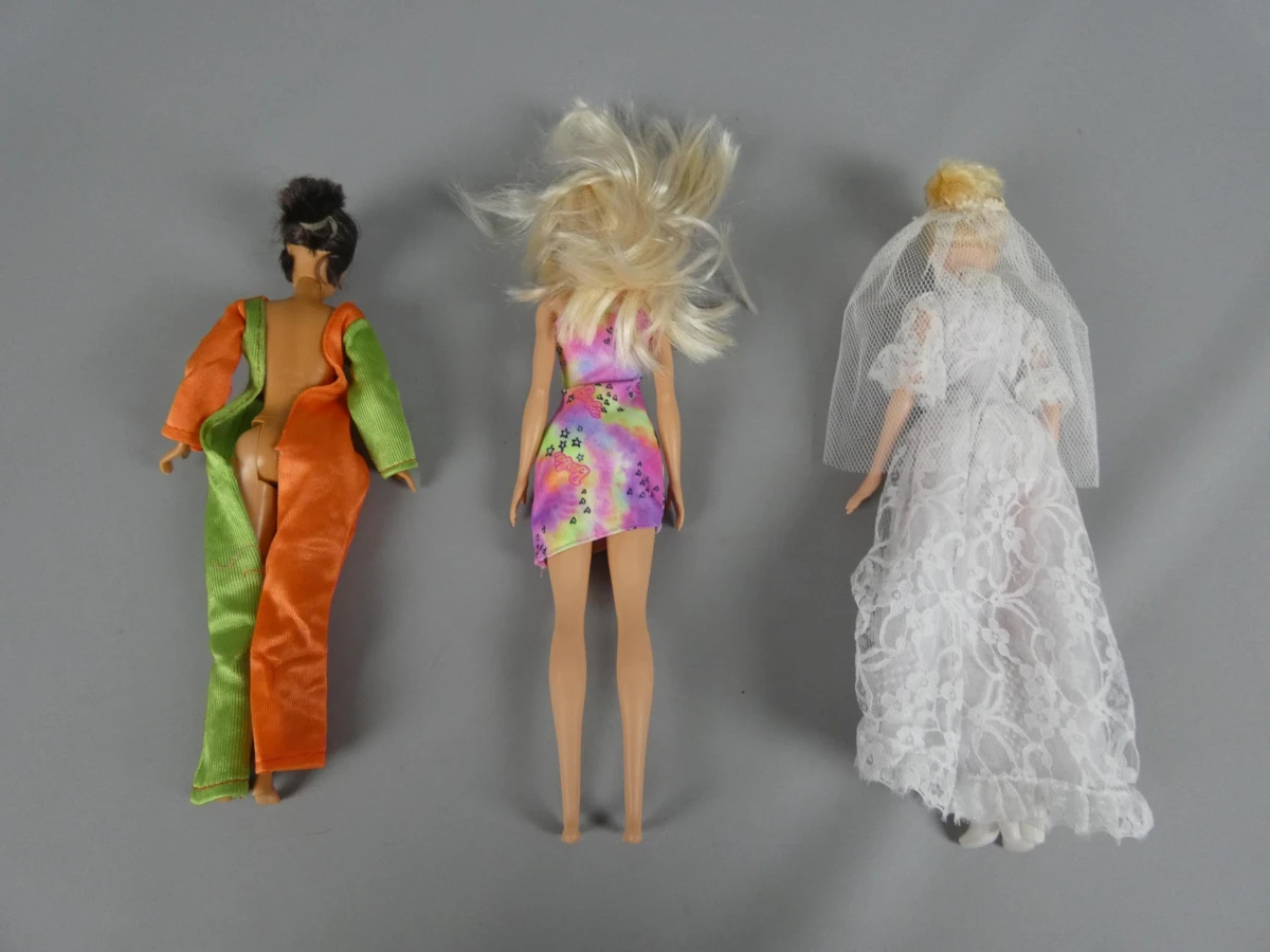 drie Mattel speelgoedpoppen