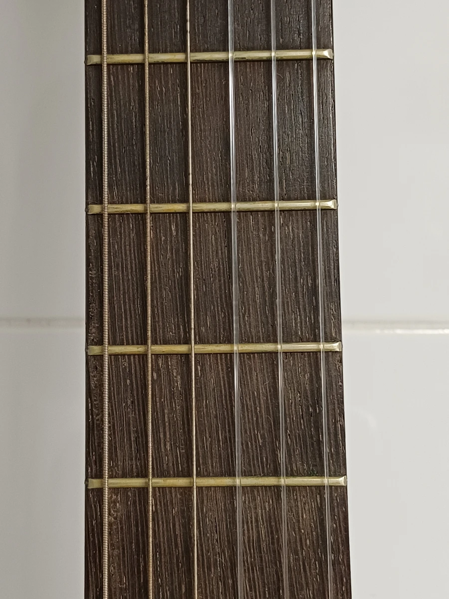 Spaanse klassieke gitaar "Guitarras de Artesania Cuenca"