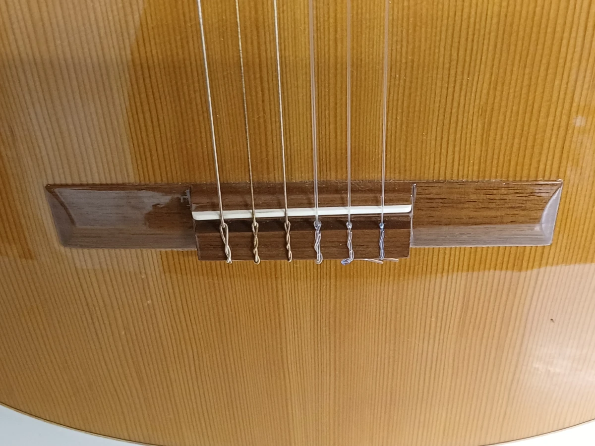 Spaanse klassieke gitaar "Guitarras de Artesania Cuenca"
