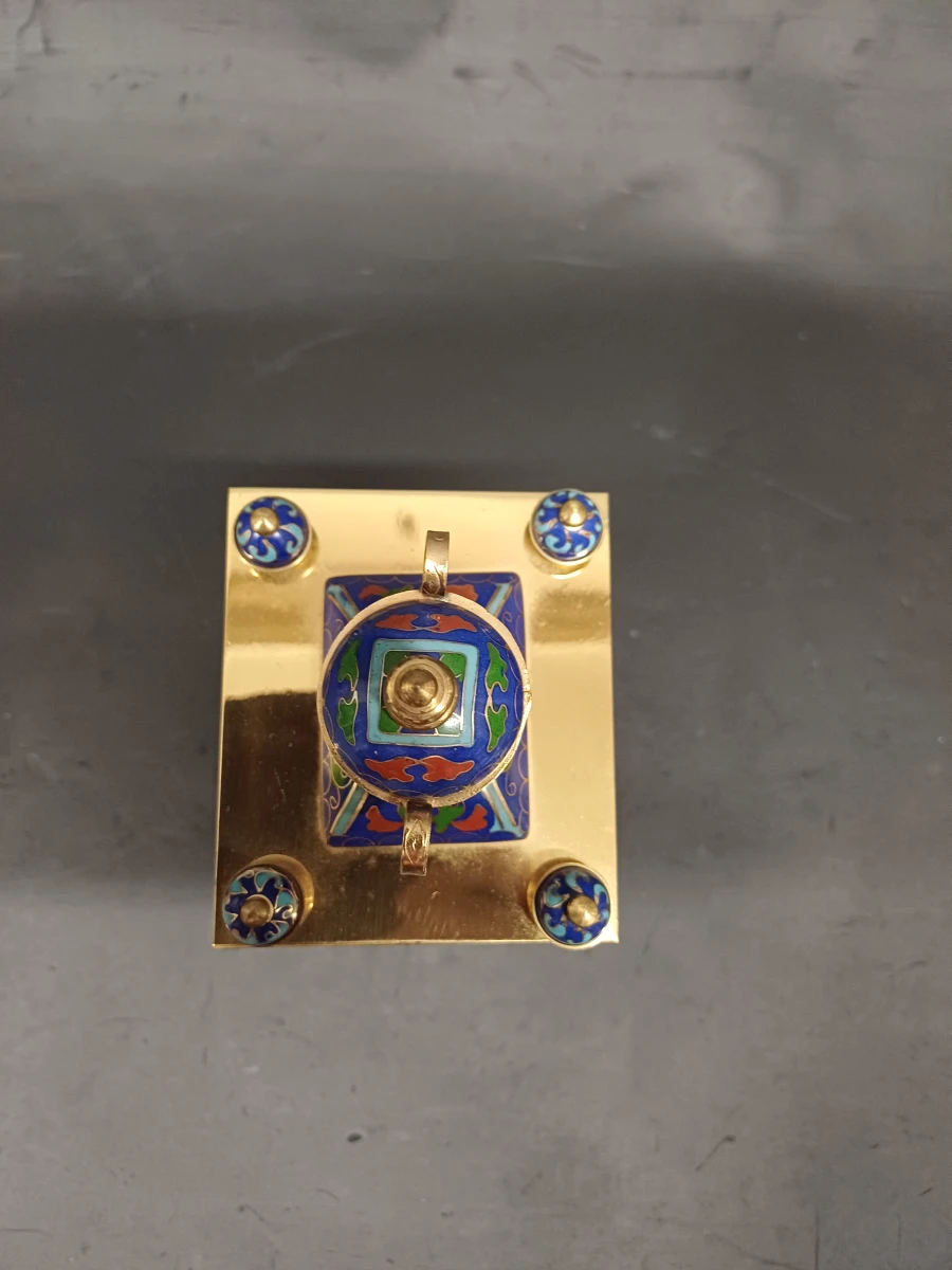 Decoratieve tafelklok in cloisonné-email