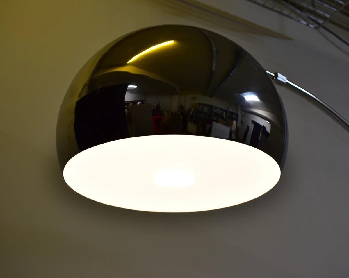 Verchroomde design boogvloerlamp met bolkap – Stijl Achille & Pier Giacomo Castiglioni - foto 8