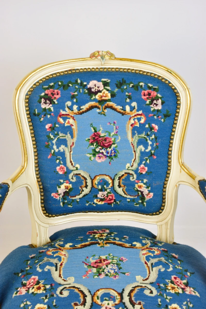 Louis XV-stijl fauteuil met petit point bekleding ca. 1950–1970 - foto 2