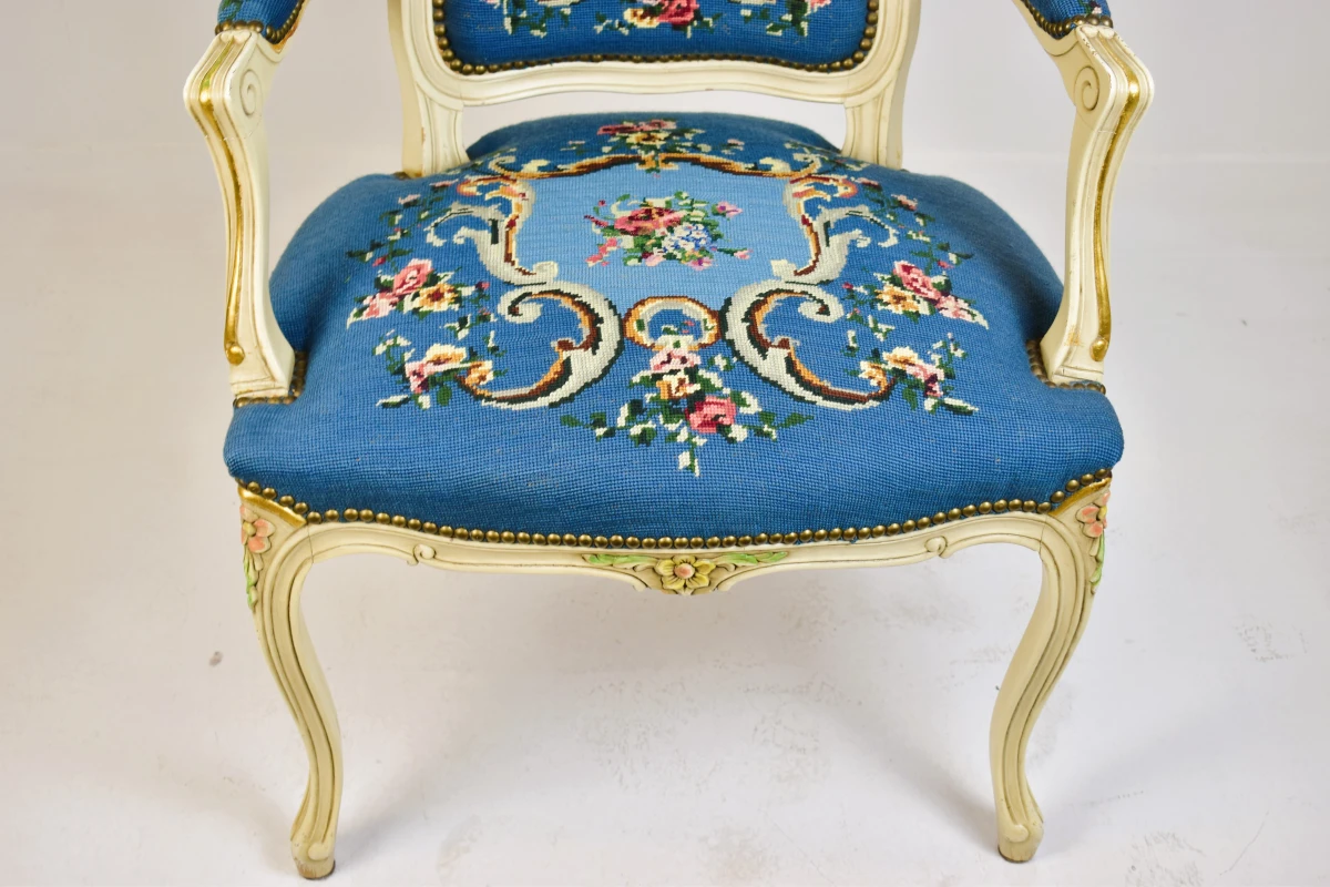 Louis XV-stijl fauteuil met petit point bekleding ca. 1950–1970 - foto 3