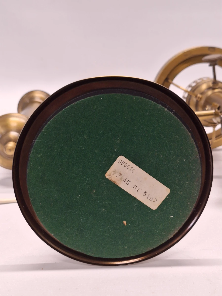 Klassieke messing studentenlamp - Elektrische replica van een 19e-eeuws petroleumlampmodel