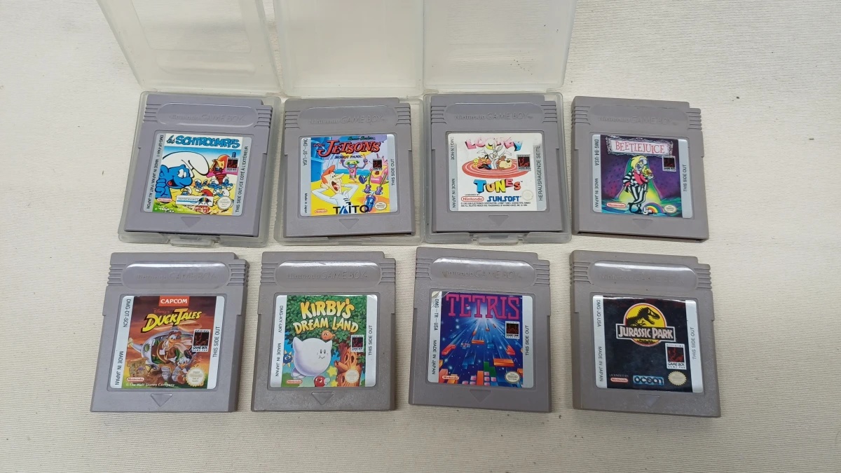 Set van 19 Game Boy cartridges