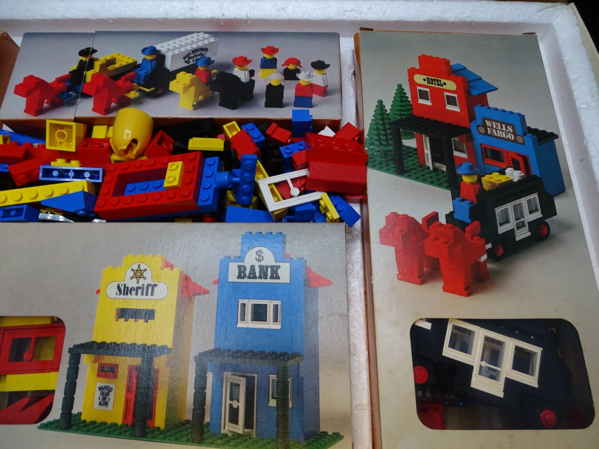 Retro Lego box