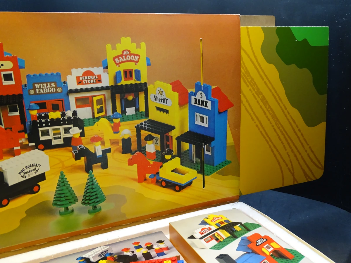 Retro Lego box