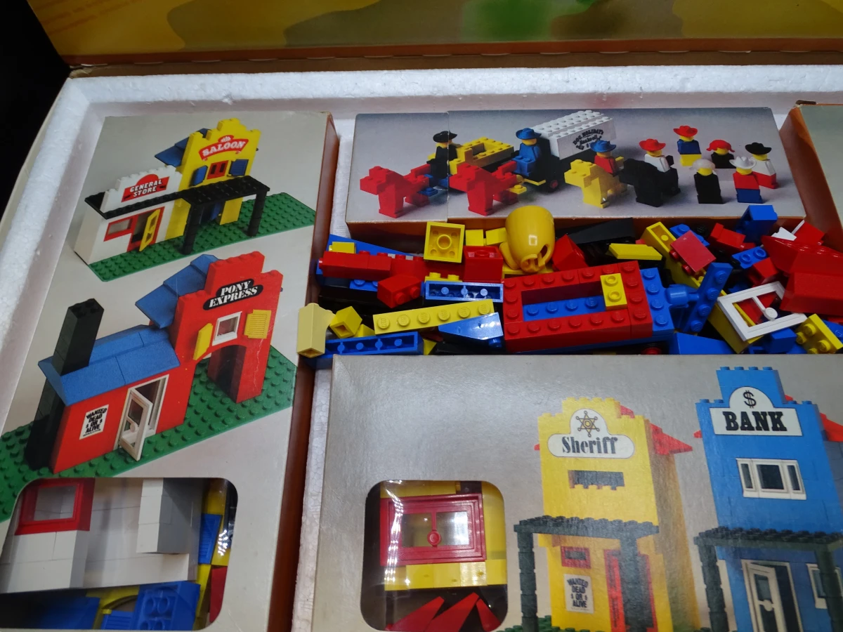 Retro Lego box