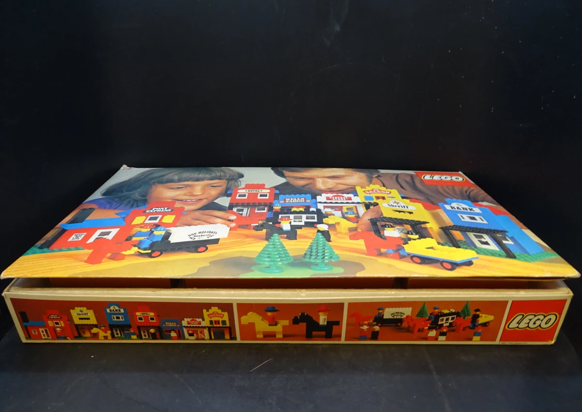 Retro Lego box