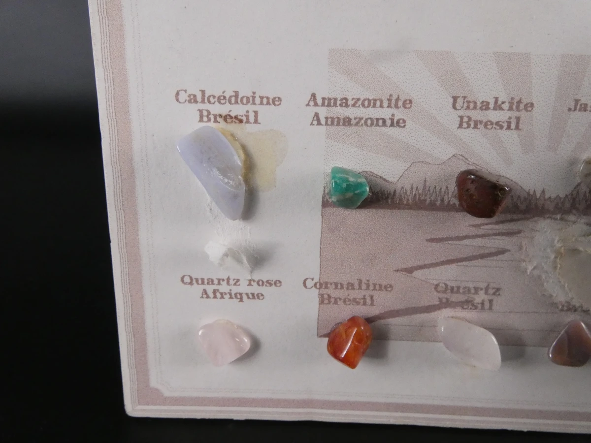 Verzameling diverse mineralen en edelstenen