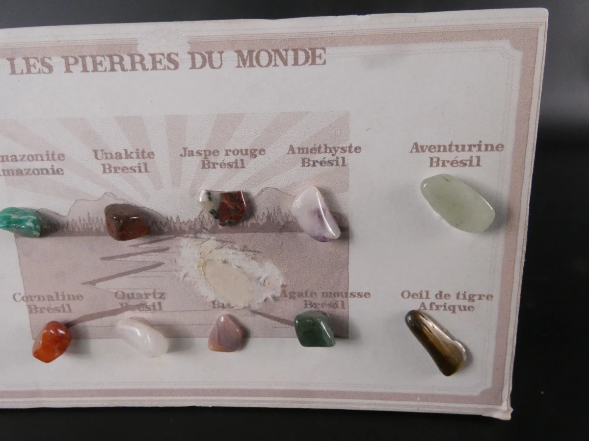 Verzameling diverse mineralen en edelstenen