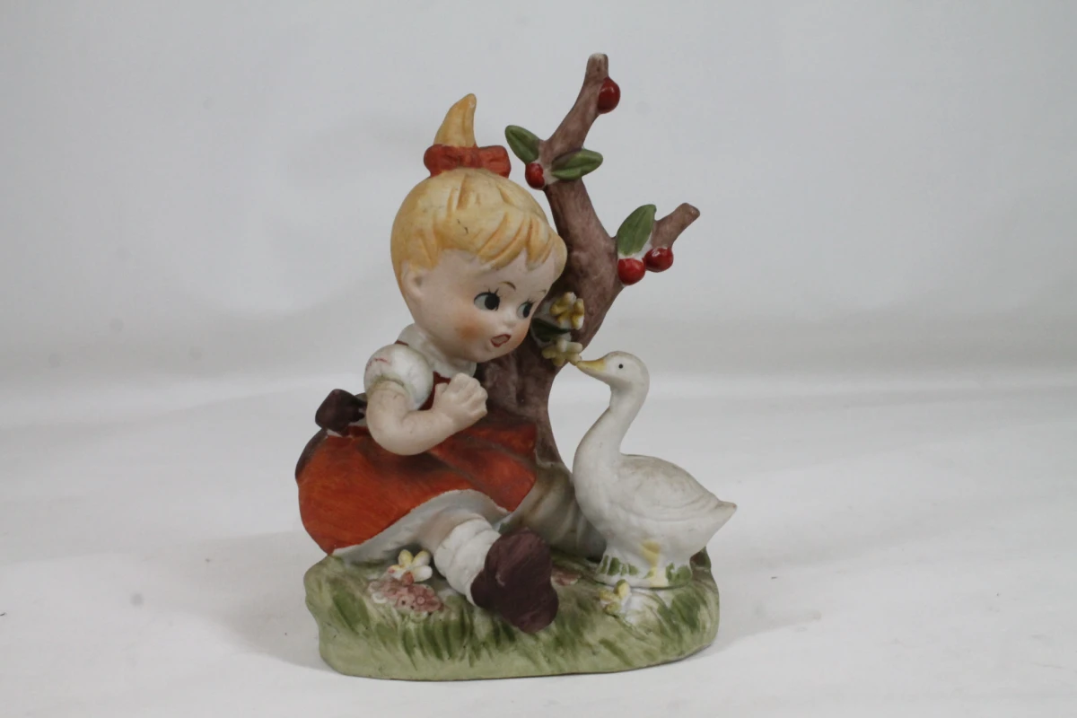 Vintage Wales Japan porseleinen beeldje: Meisje met gans