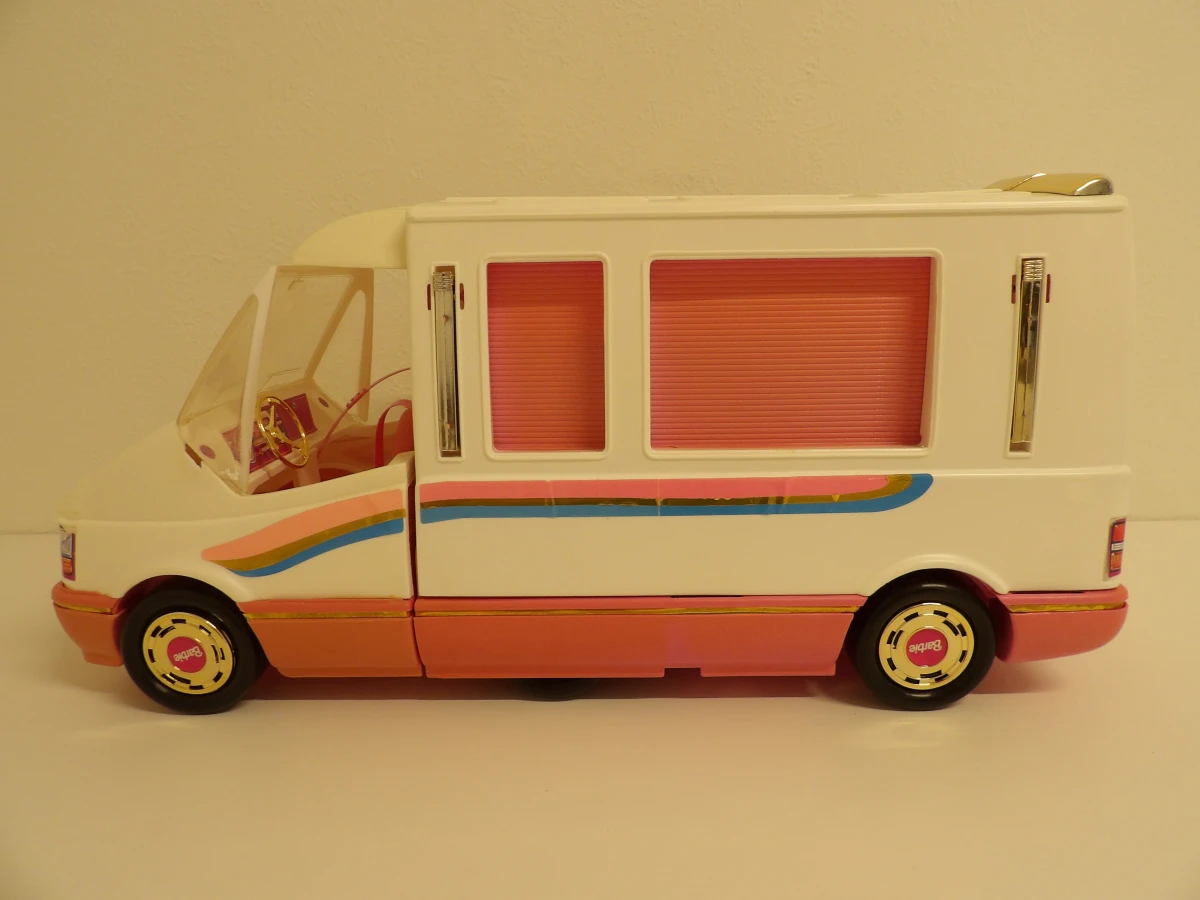 Barbie Golden Dream Camper - Mattel