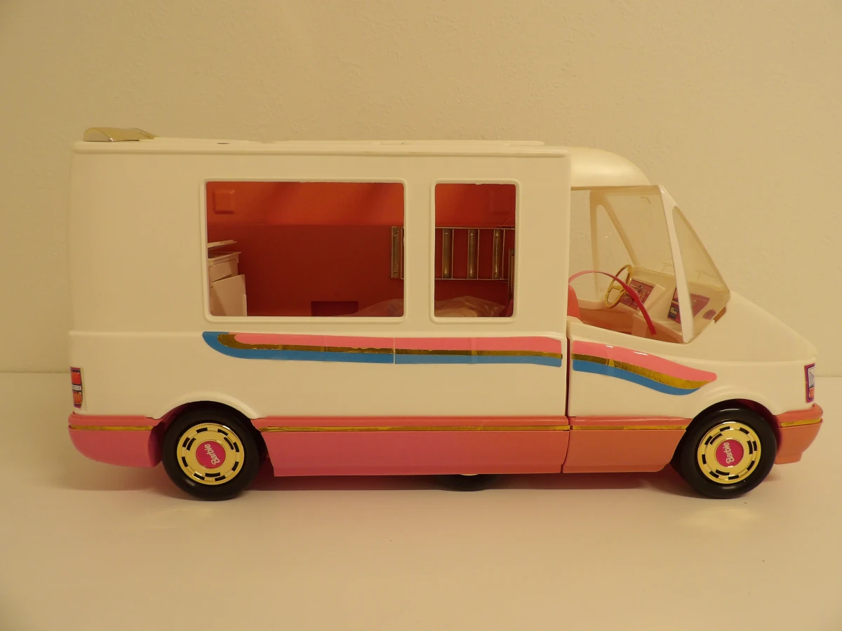 Barbie Golden Dream Camper - Mattel