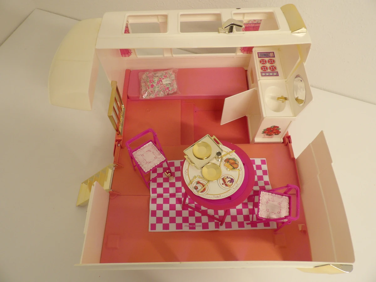 Barbie Golden Dream Camper - Mattel