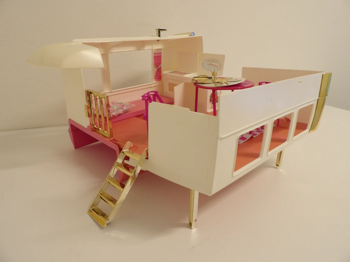 Barbie Golden Dream Camper - Mattel