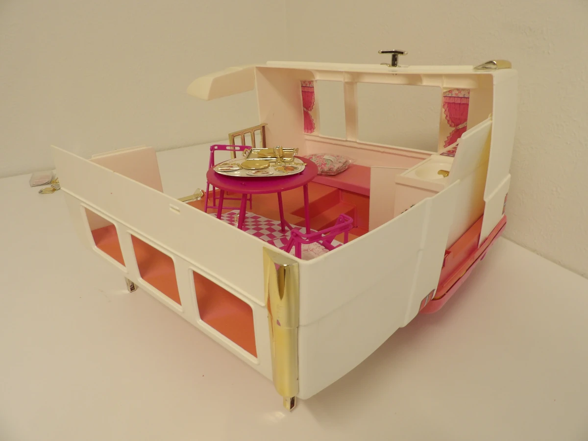 Barbie Golden Dream Camper - Mattel