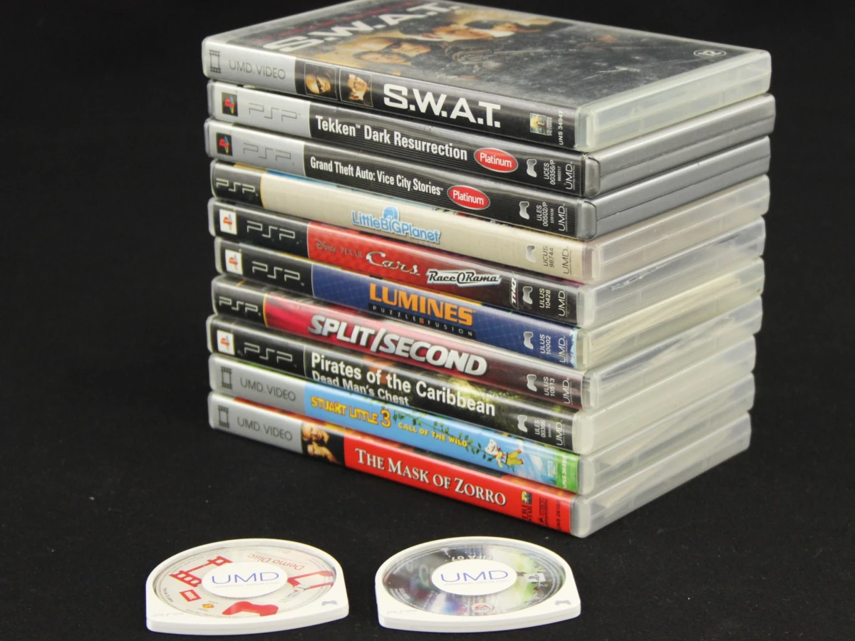 Lot van 12 PSP Games en films