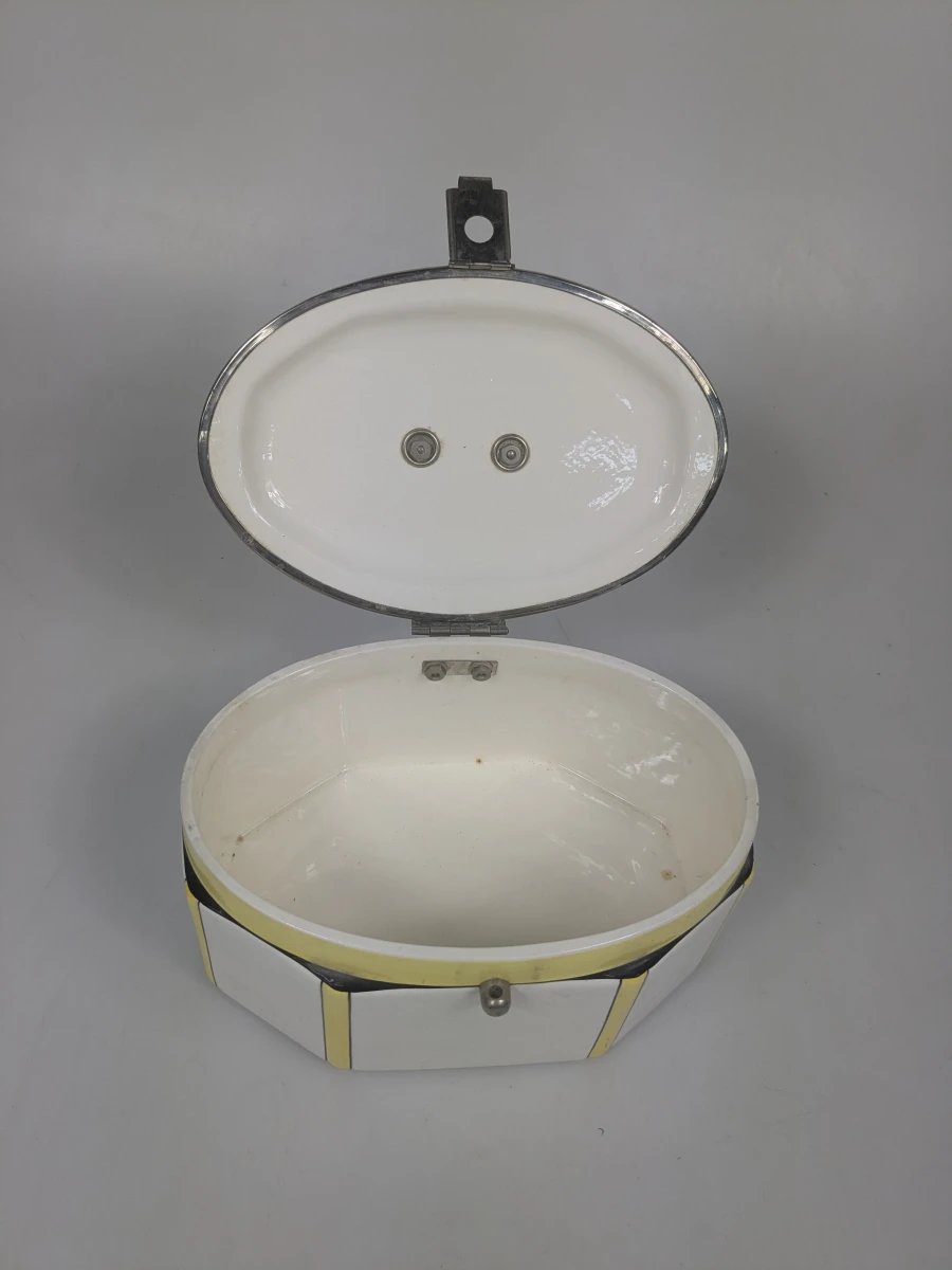 Art Deco keramieken koektrommel met vernikkelde metalen randen