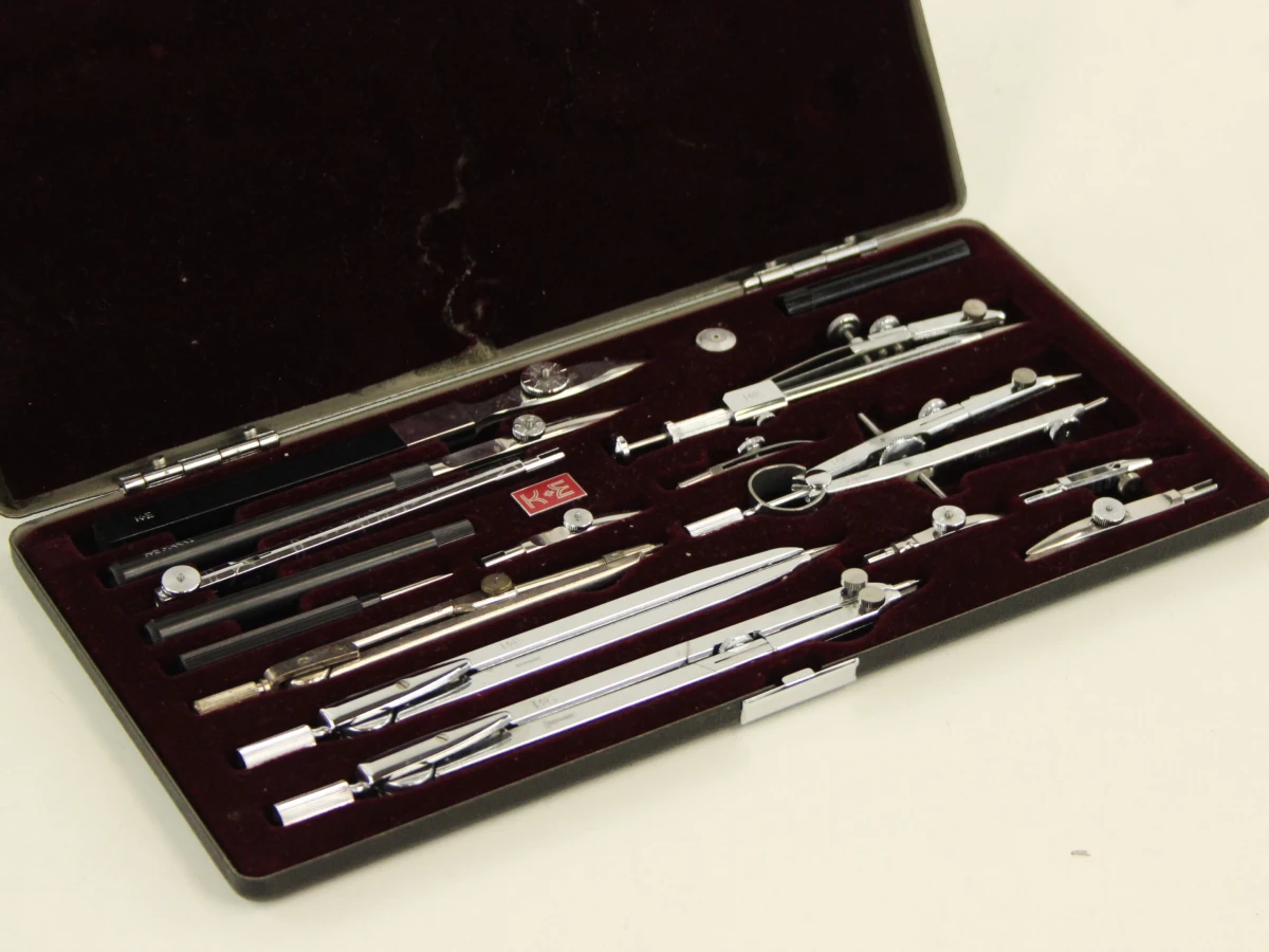 Vintage Keuffel & Esser Mark I passerset – West Germany